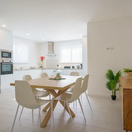 Lola, With Jacuzzi And Private Swimming Pool Villa